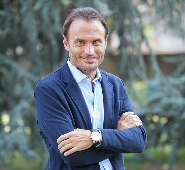 Al momento stai visualizzando “Chi ultimo arriva meglio alloggia” – Incontro con Don Marco Pozza